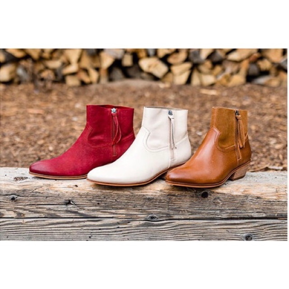NWT Frye | Boho Western Pointed Toe Zip Boot - Picture 3 of 10